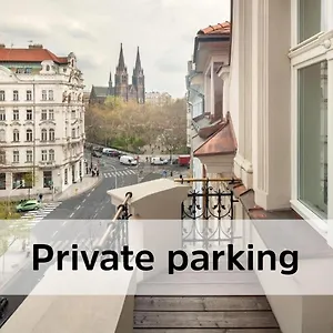 elizabeth-suites.praguehotelsweb.com/