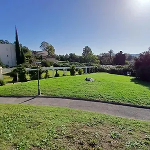 https://appartement-grimaud-bord-de-mer.fr-provencehotel.com